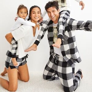 Old Navy Black and White Pajama Sets Buffalo Check